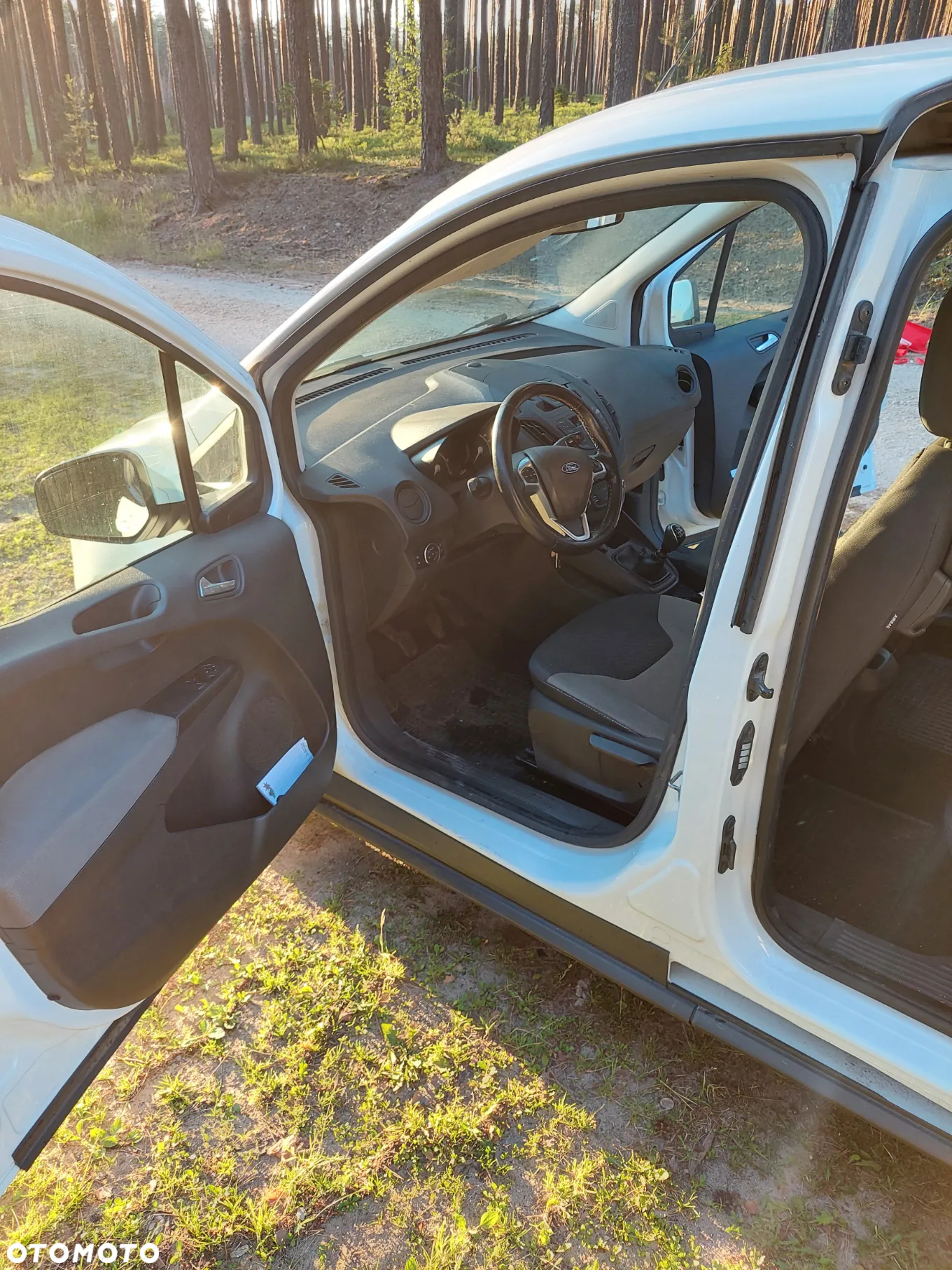 Ford Tourneo Courier 1.5 TDCi Trend - 10