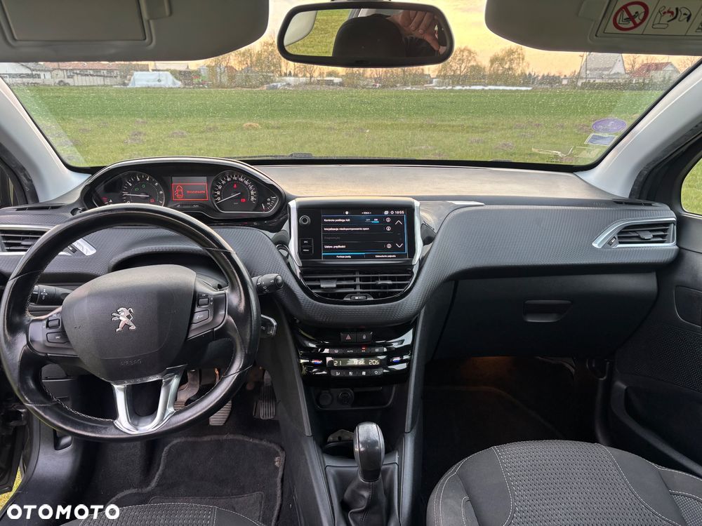 Peugeot 208 1.2 PureTech GPF Allure S&S - 13