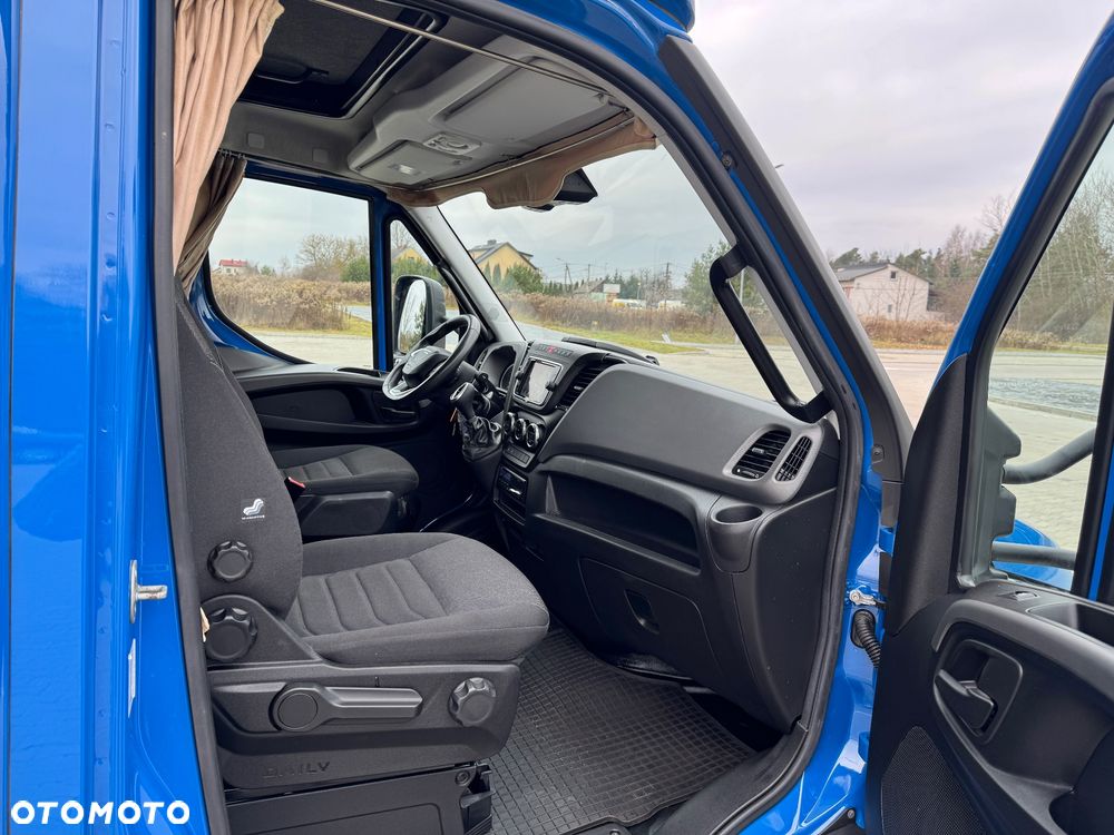 Iveco Daily 2023r Hi-Matic‼️70C21H‼️Winda Bar 1000KG // Plandeka 15 Palet Firanka‼️Spanie z tyłu Spojtrak XL Poduszki Pneumatyczne Wysokość rampowa Full LED Tempomat Salon Polska DMC7200KG Faktura Vat 23% TwinCab - 21