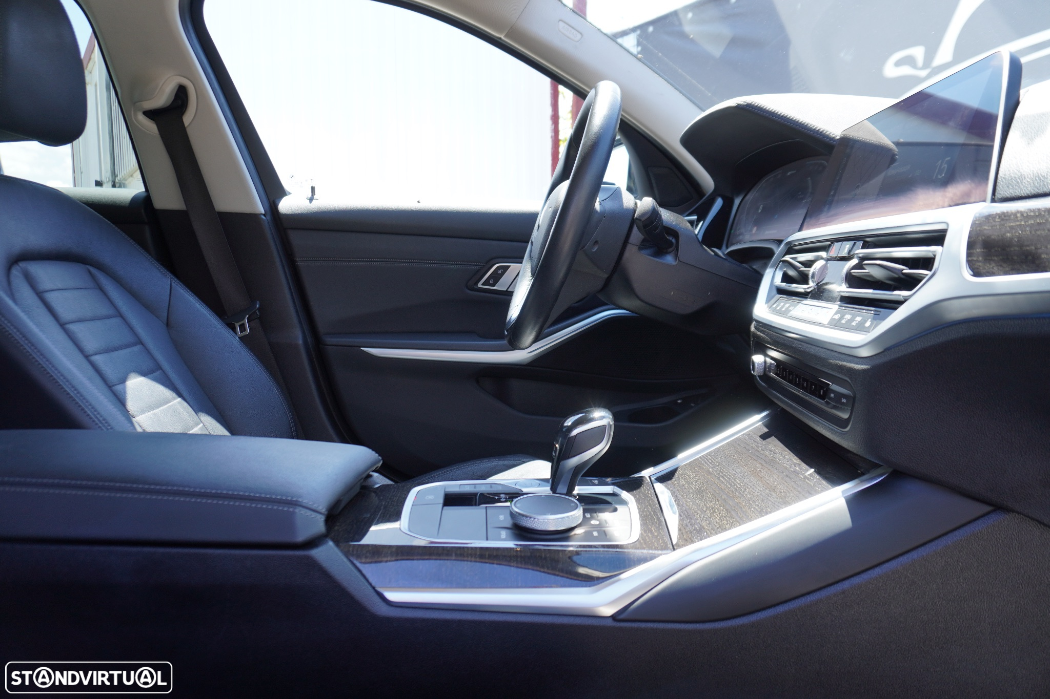 BMW 330 e Touring Line Luxury Auto - 9