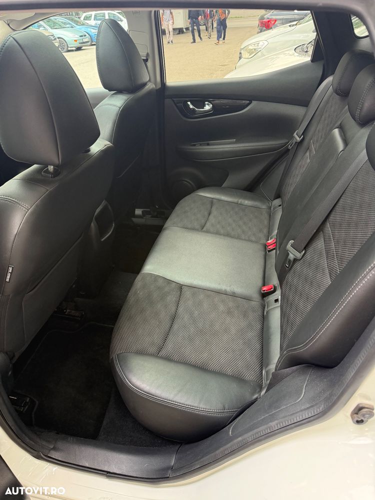 Nissan Qashqai 1.6 DCI Xtronic TEKNA - 35
