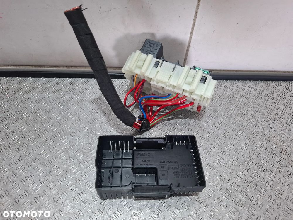 Skrzynka bezpieczników Volvo V60 S60 II  2,0T - 2