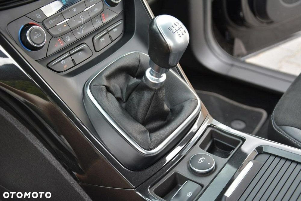 Ford Kuga 1.5 EcoBoost 2x4 ST-Line - 33
