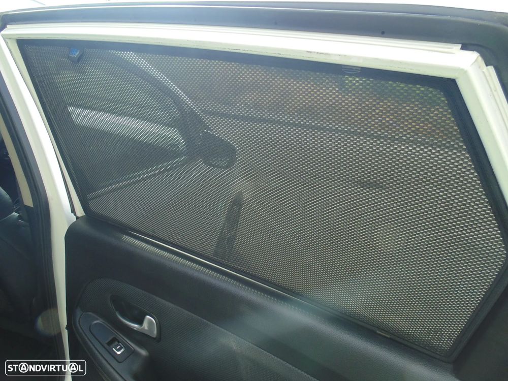 Kia Carens 1.7 CRDi ISG TX - 24