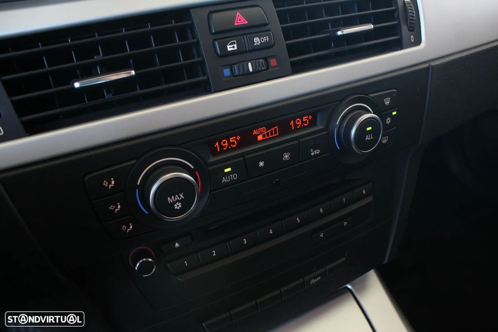 BMW 318 d Line Sport - 56