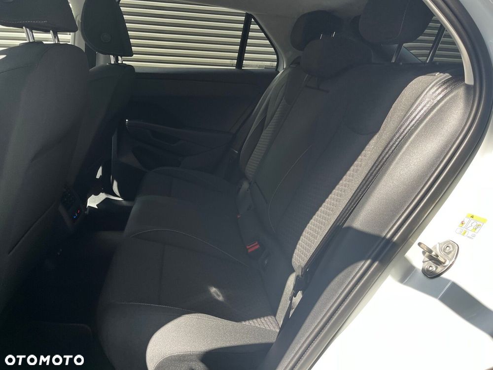 Volkswagen T-Roc - 15