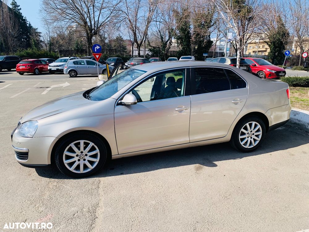 Volkswagen Jetta 1.6 Comfortline - 13