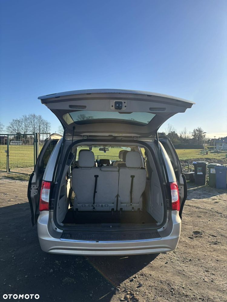 Chrysler Town & Country 3.6 Touring - 13