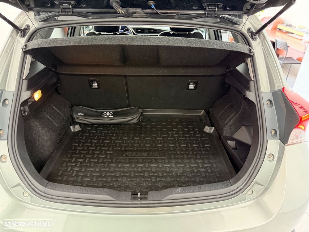Toyota Auris 1.8 HSD Comfort - 32