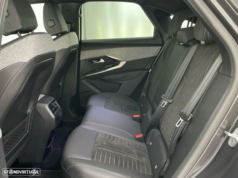 Peugeot E-3008 73 kWh GT - 12