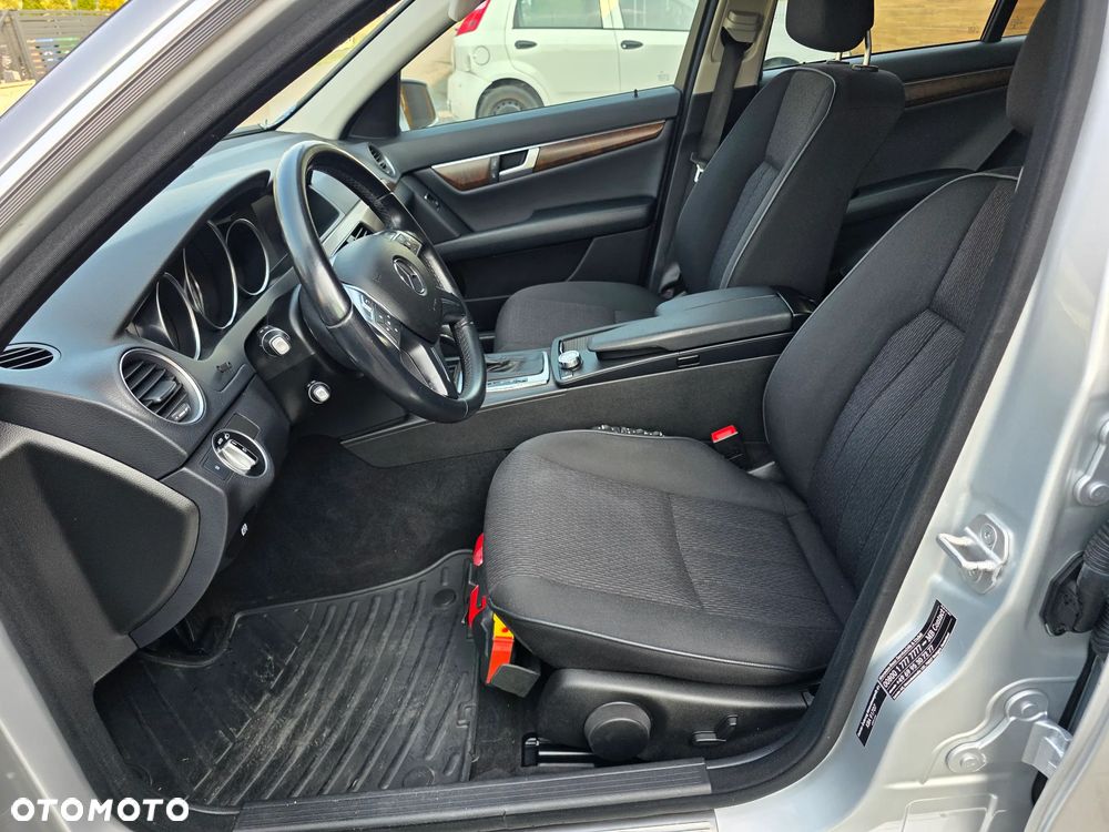 Mercedes-Benz Klasa C 220 CDI DPF (BlueEFFICIENCY) 7G-TRONIC Elegance - 19