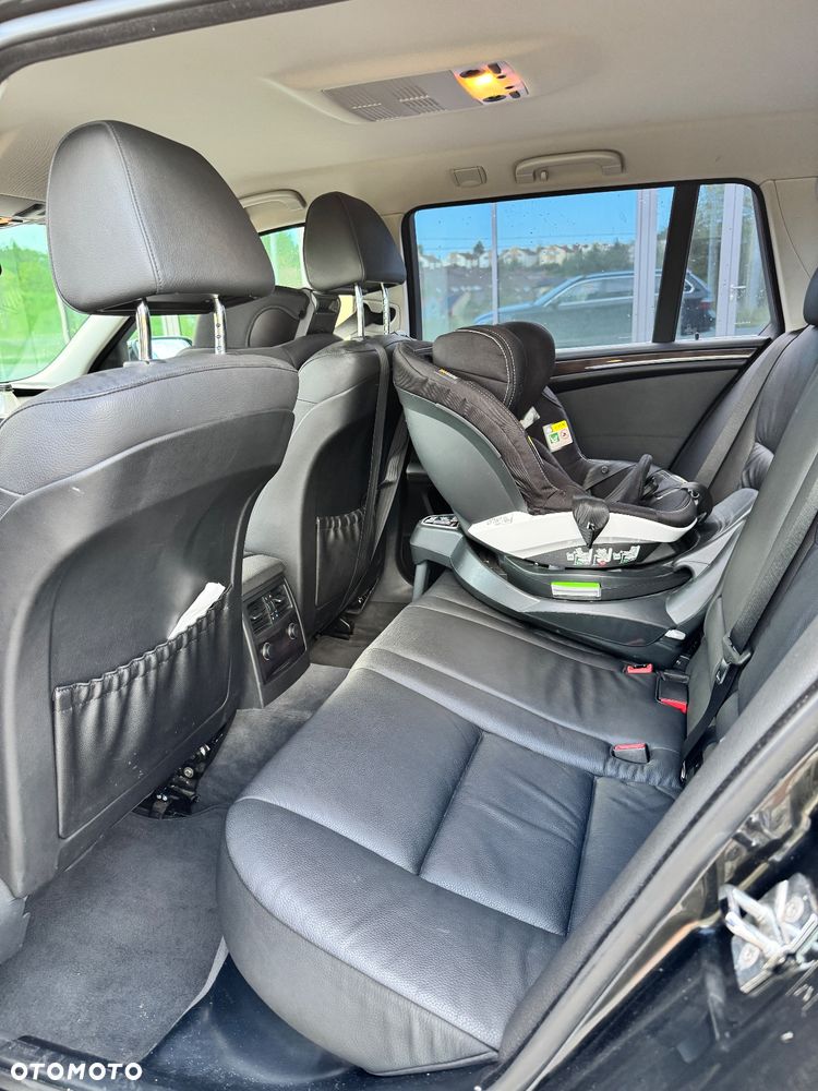 BMW Seria 5 523i Touring Edition Exclusive - 12