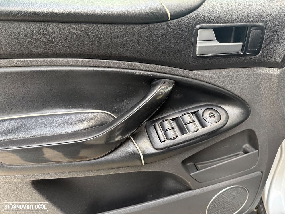 Ford Kuga 2.0 TDCi Titanium - 12