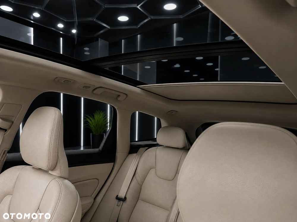 Volvo XC 60 B4 B Momentum Pro - 7