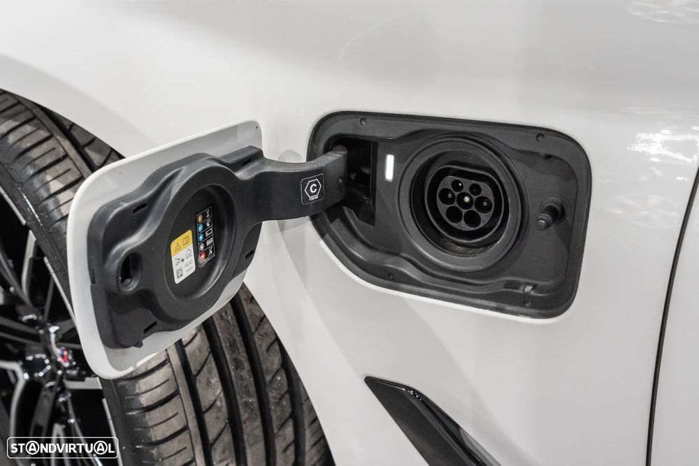 BMW 530 e Pack Desportivo M - 37