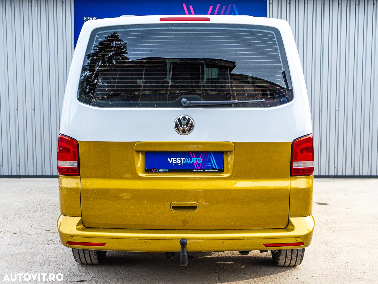 Volkswagen Multivan - 24