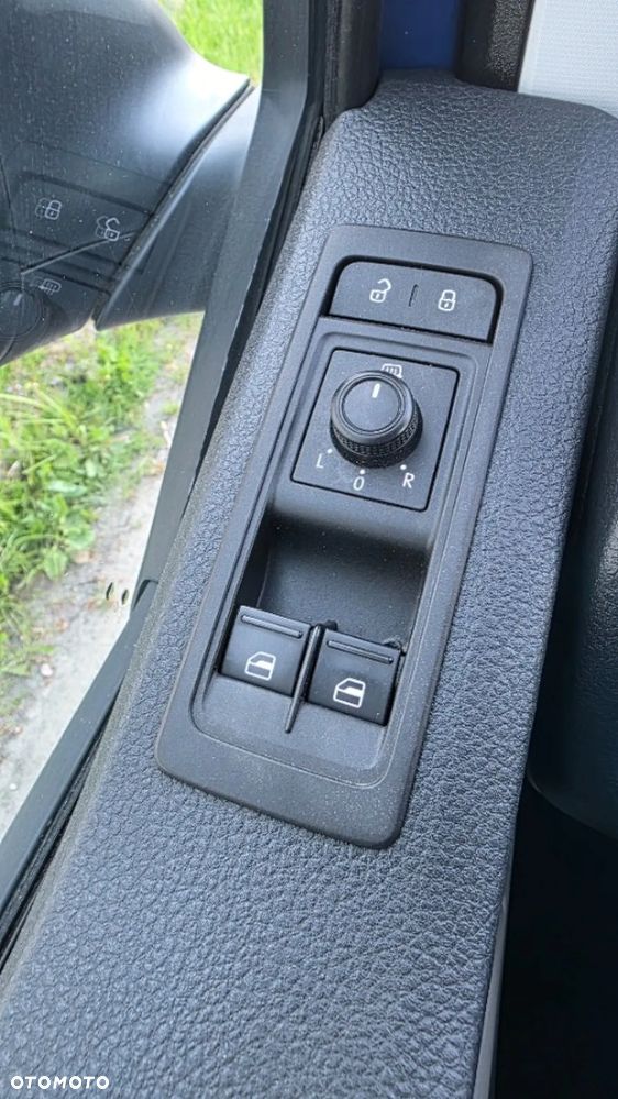 Volkswagen T6 warsztat - 29