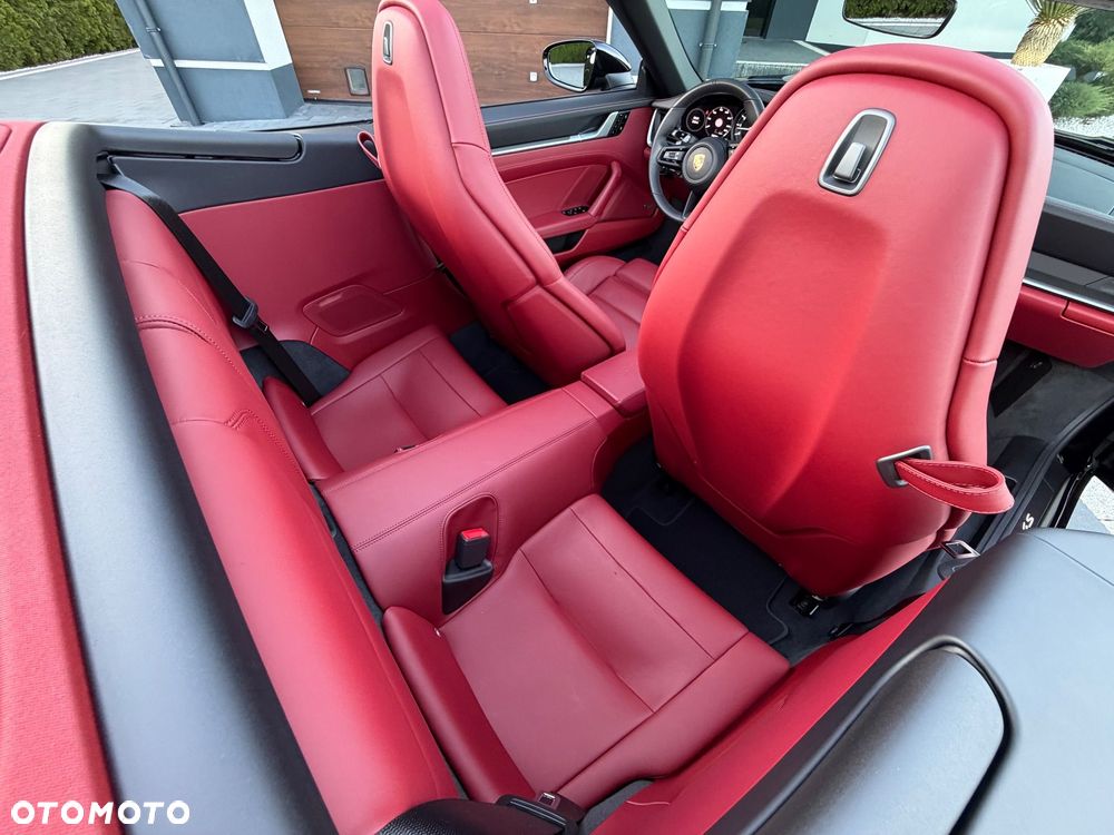 Porsche 911 Carrera 4S - 38