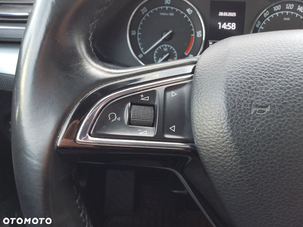 Skoda Superb 2.0 TDI Ambition DSG - 19