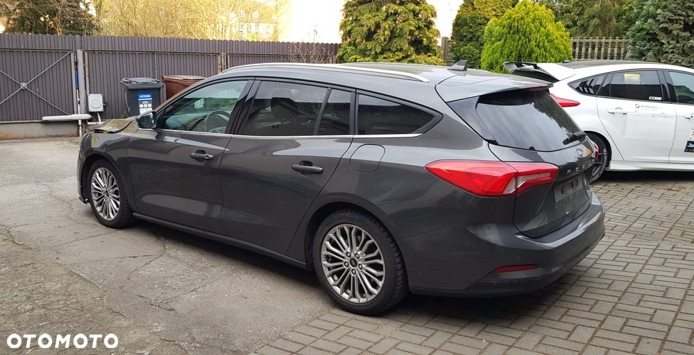 Ford Focus 2.0 EcoBlue STart-Stopp-System TITANIUM - 3