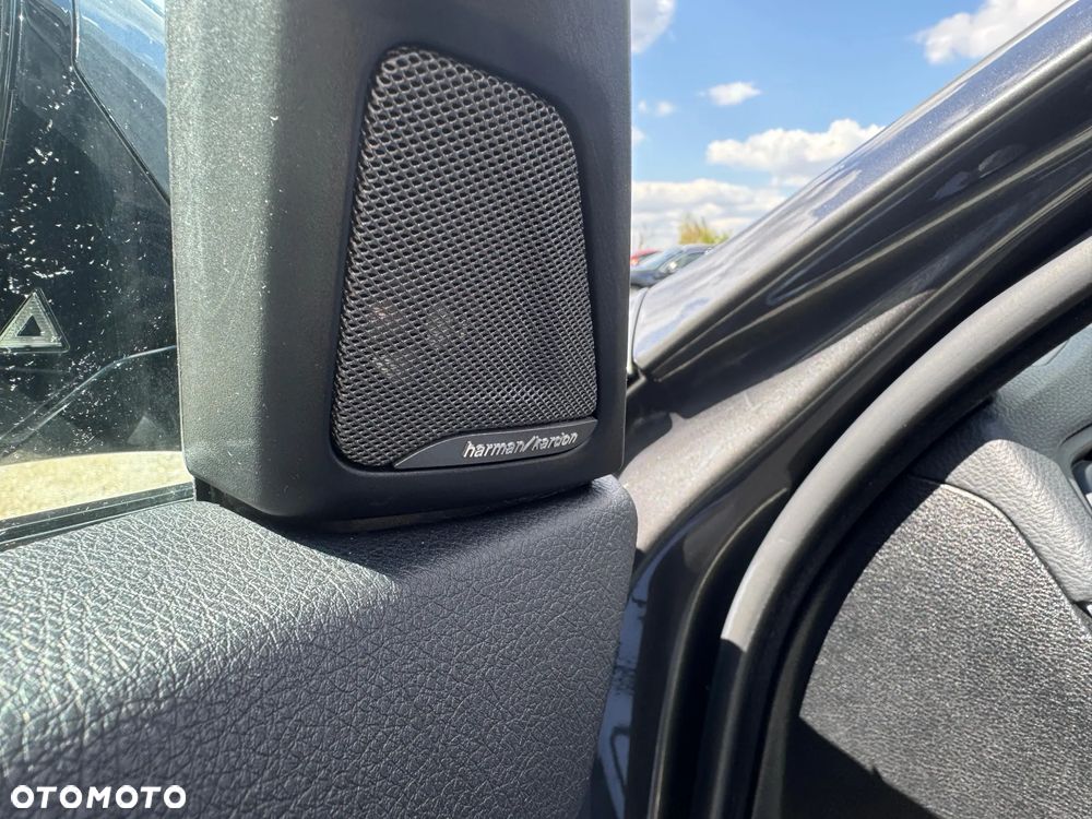 BMW Seria 5 528i xDrive - 29