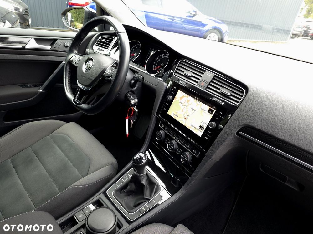 Volkswagen Golf - 12