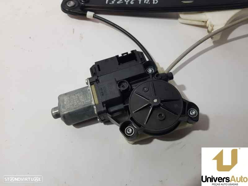 ELEVADOR DE VIDRO TRASEIRO DIREITO VOLKSWAGEN POLO 2011 -6R0959812G - 2