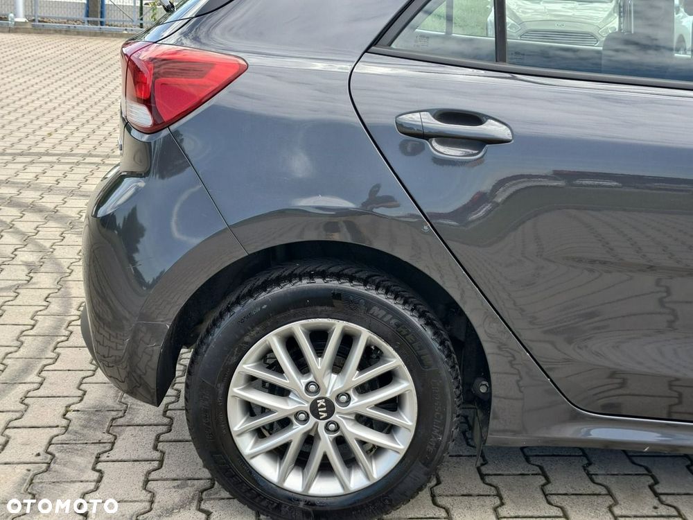 Kia Rio - 21