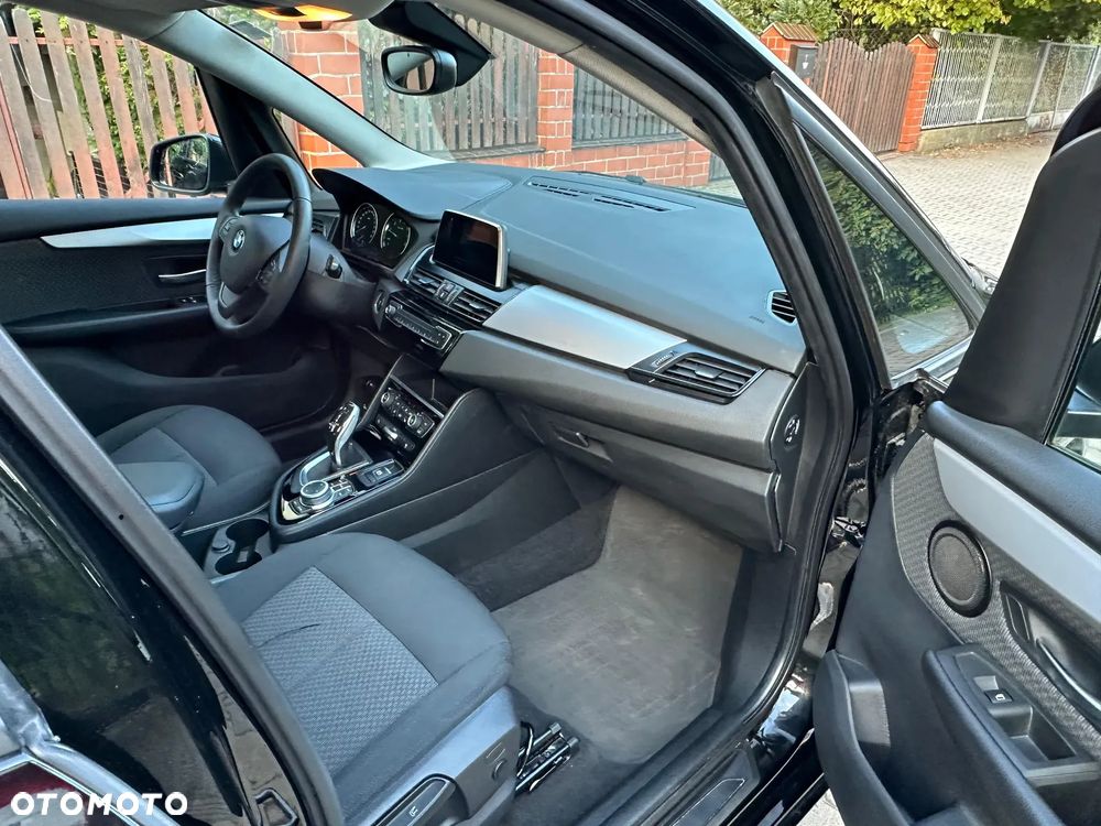 BMW Seria 2 218i Advantage - 28