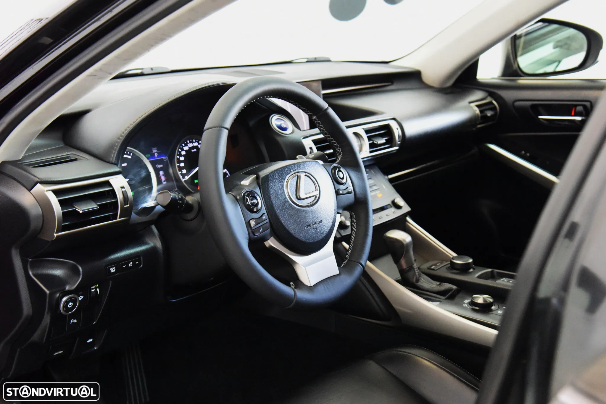 Lexus IS 300H Pack Executive - 12