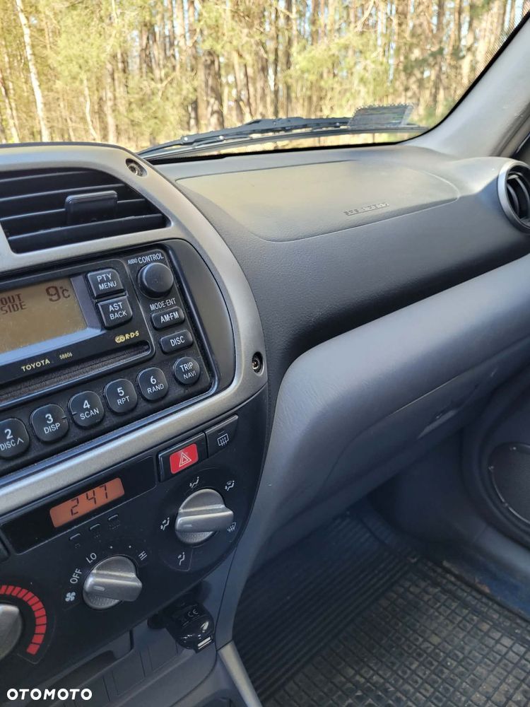 Toyota RAV4 1.8 VVT-i 4x2 - 1