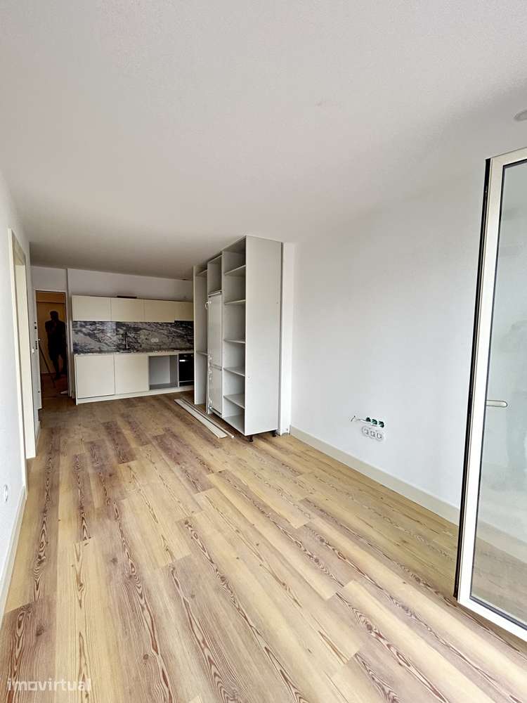 VENDE-SE T2 NOVO, c/ Varanda, Terraço, 2 WC's, no Centro de Braga! - Grande imagem: 4/16