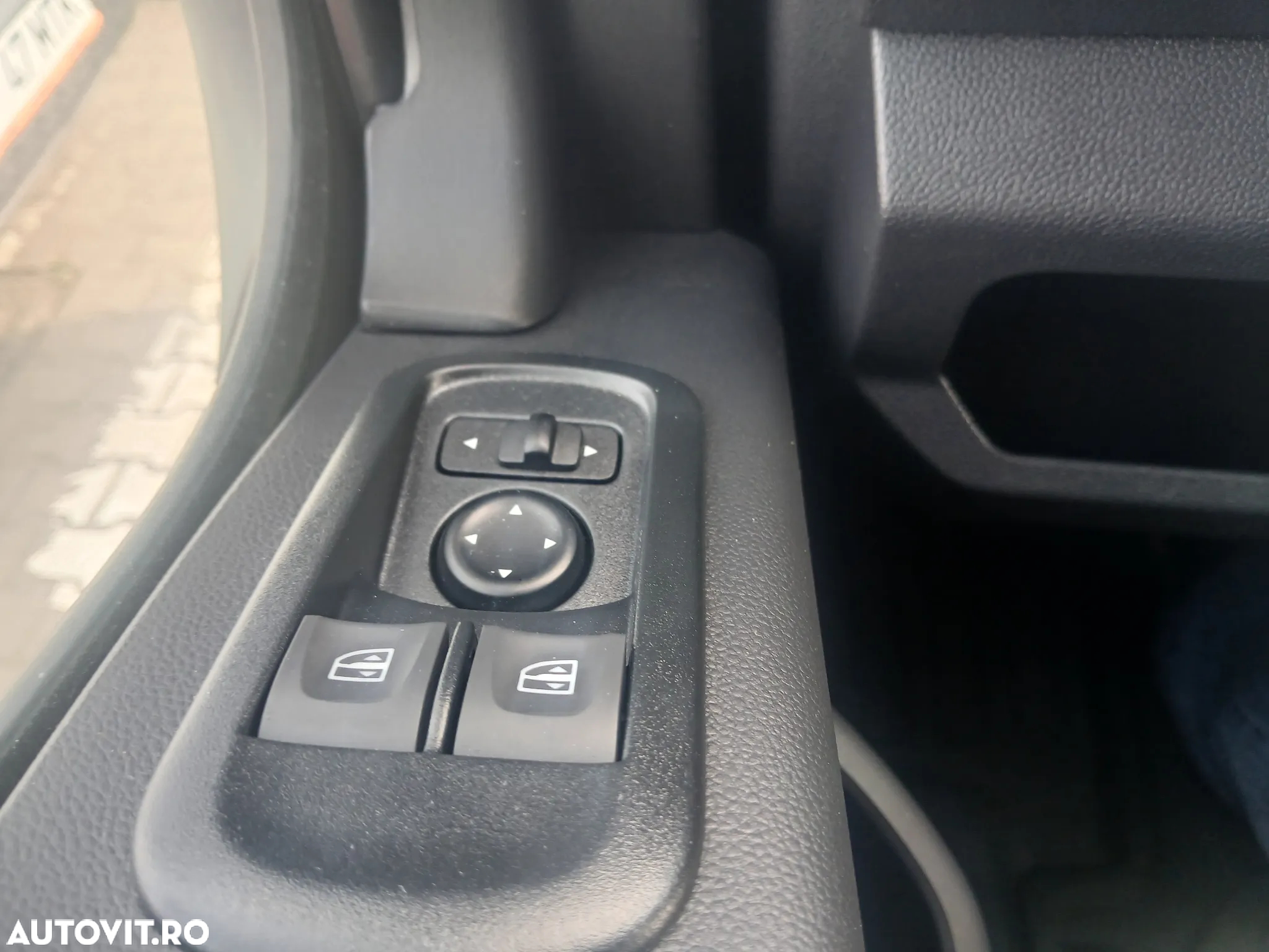 Renault Sasiu Cabina Dubla 6+1 locuri Tractiune 3.5T - 11
