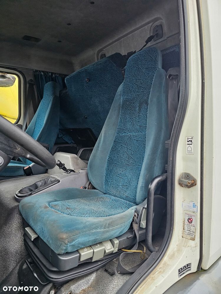 FOTEL LEWY SIEDZISKO KIEROWCY PNEUMATYCZY DAF LF 45 55 01-06 rok - 2