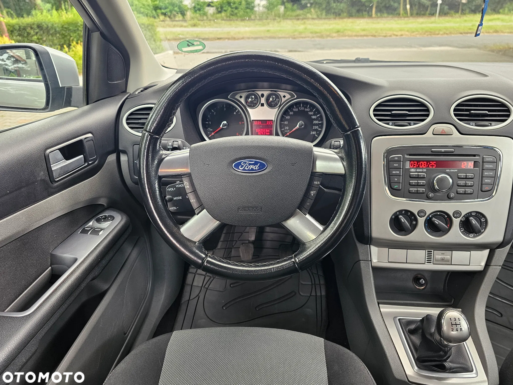 Ford Focus - 25