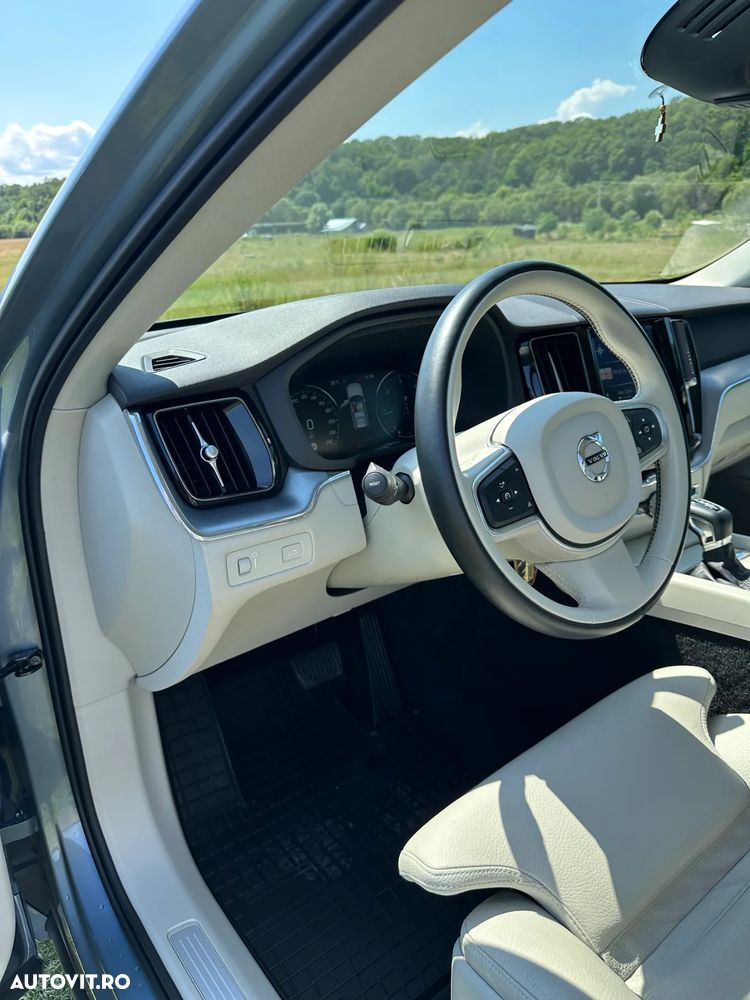 Volvo XC 60 D4 Momentum Pro - 12