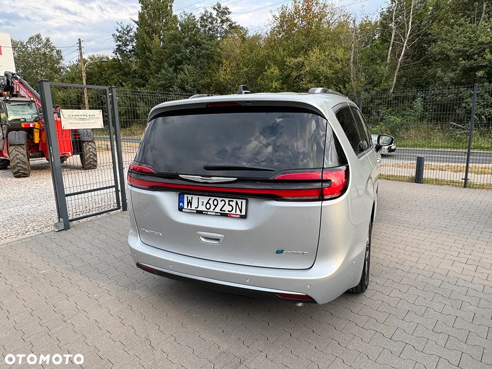 Chrysler Pacifica - 4