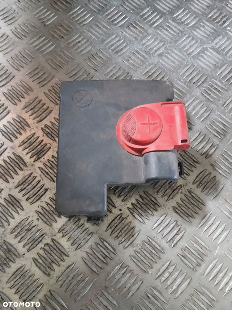 POKRYWA SKRZYNKI BEZPIECZNIKÓW IVECO DAILY 2014 5801642278 - 1