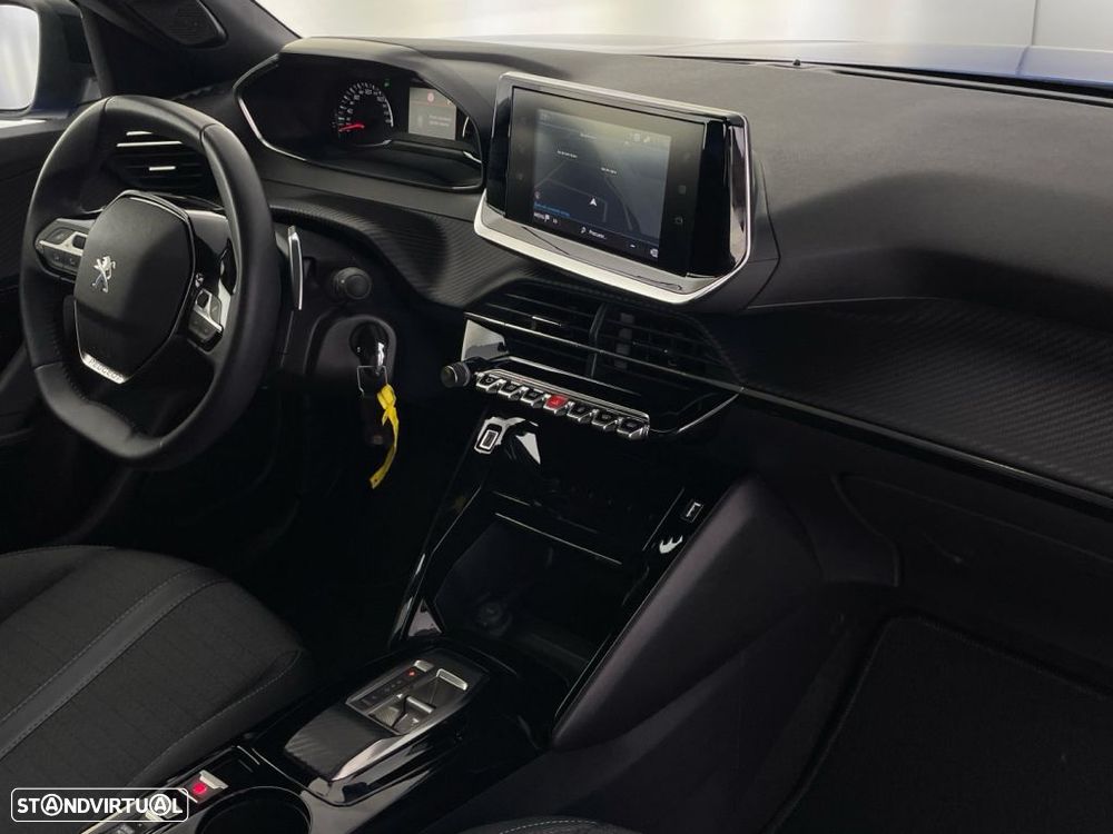 Peugeot 2008 1.2 PureTech Allure EAT8 - 23