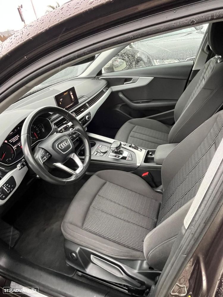 Audi A4 Avant 2.0 TDI Advance S tronic - 12