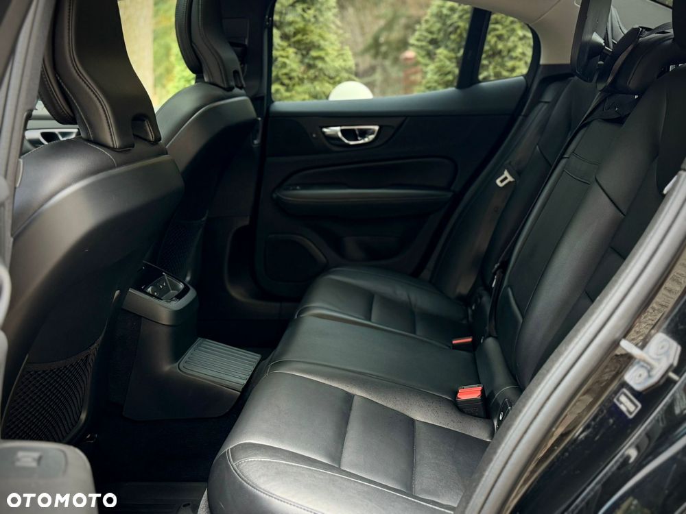 Volvo S60 T8 Recharge AWD Geartronic RDesign - 19