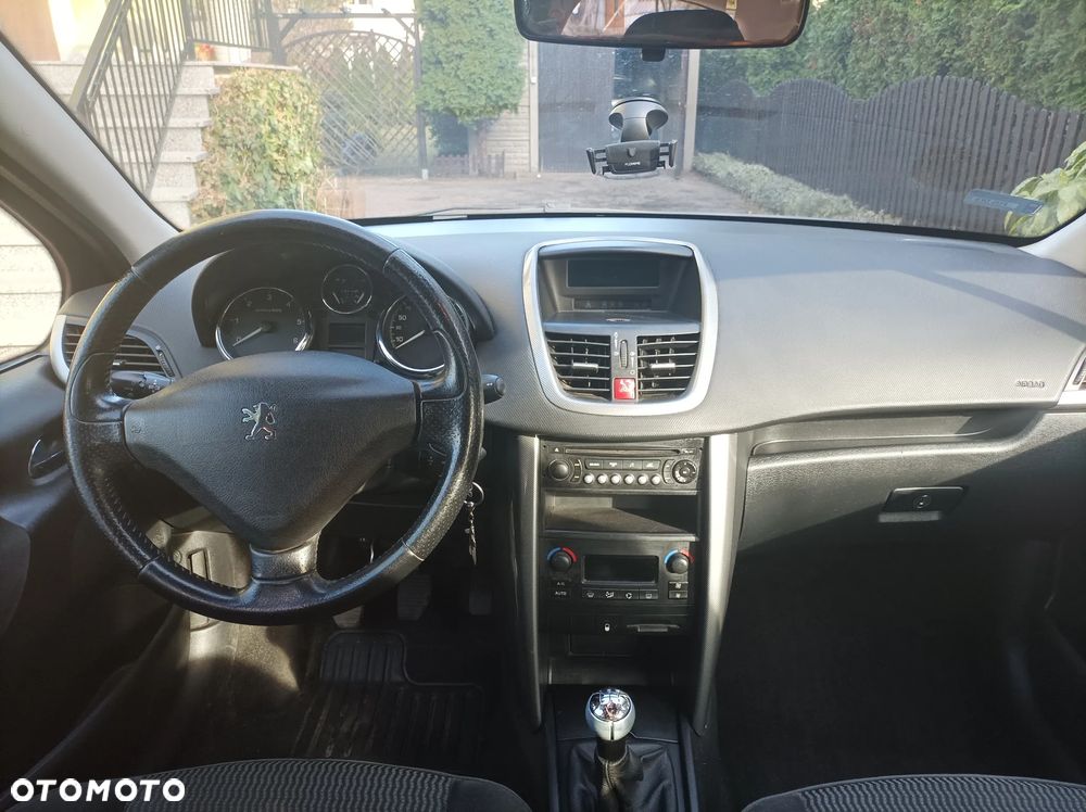 Peugeot 207 - 4