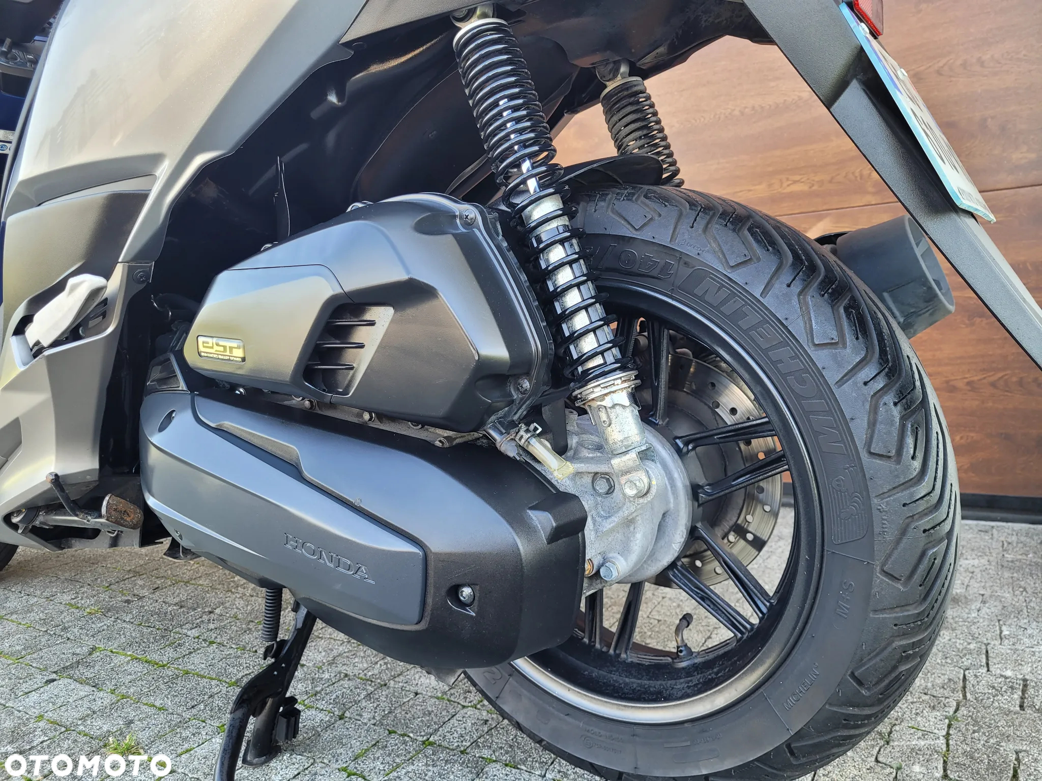 Honda NSS - 17