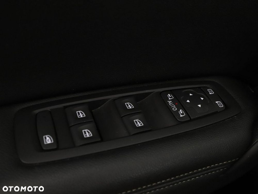 Renault Megane 1.3 TCe FAP Techno EDC - 36