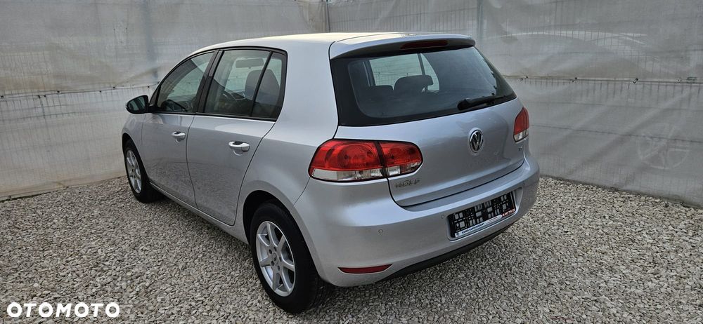 Volkswagen Golf 1.6 Comfortline - 4
