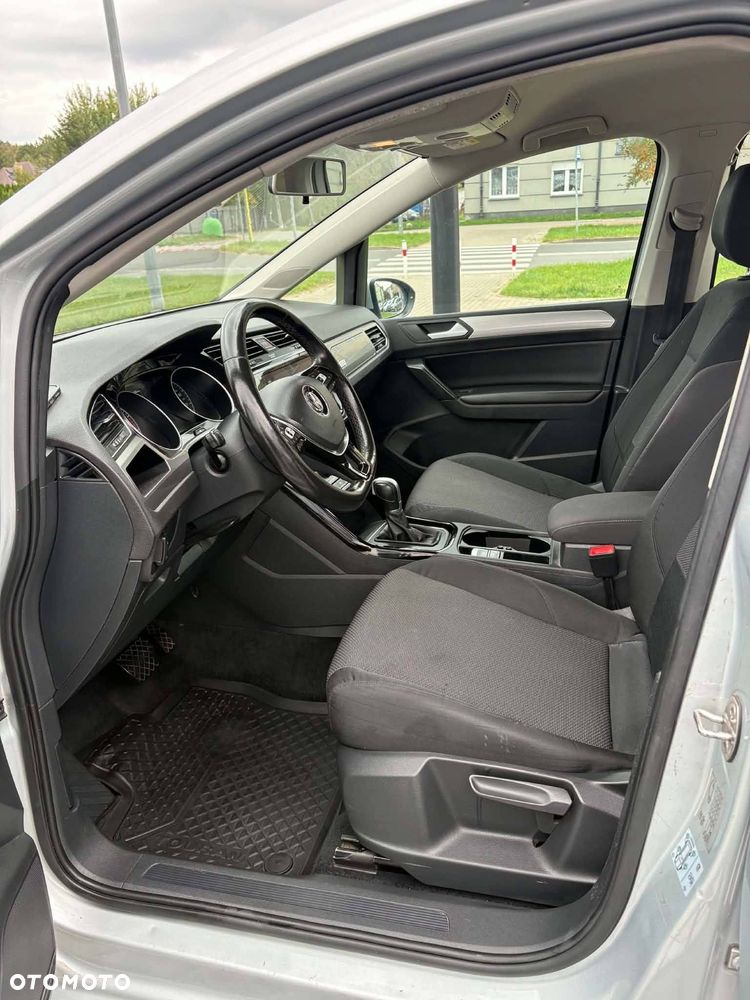 Volkswagen Touran - 6