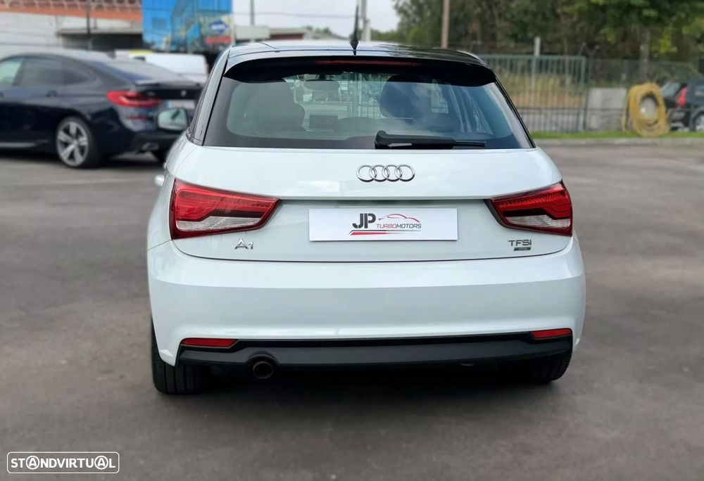 Audi A1 Sportback 1.0 TFSI Sport — fotografia 8