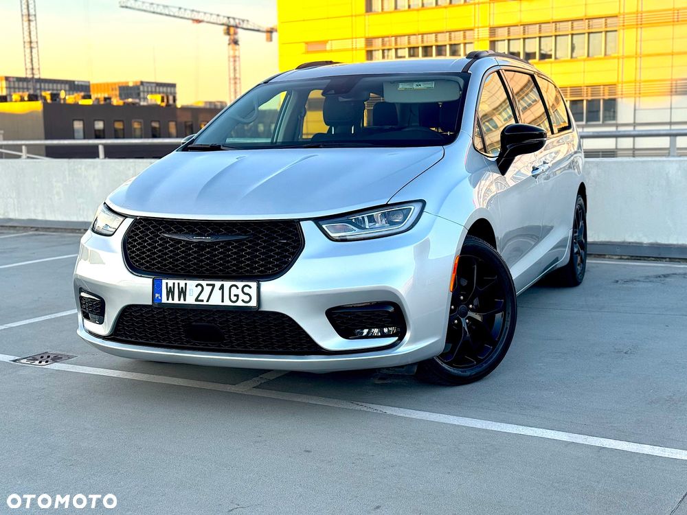 Chrysler Pacifica - 3