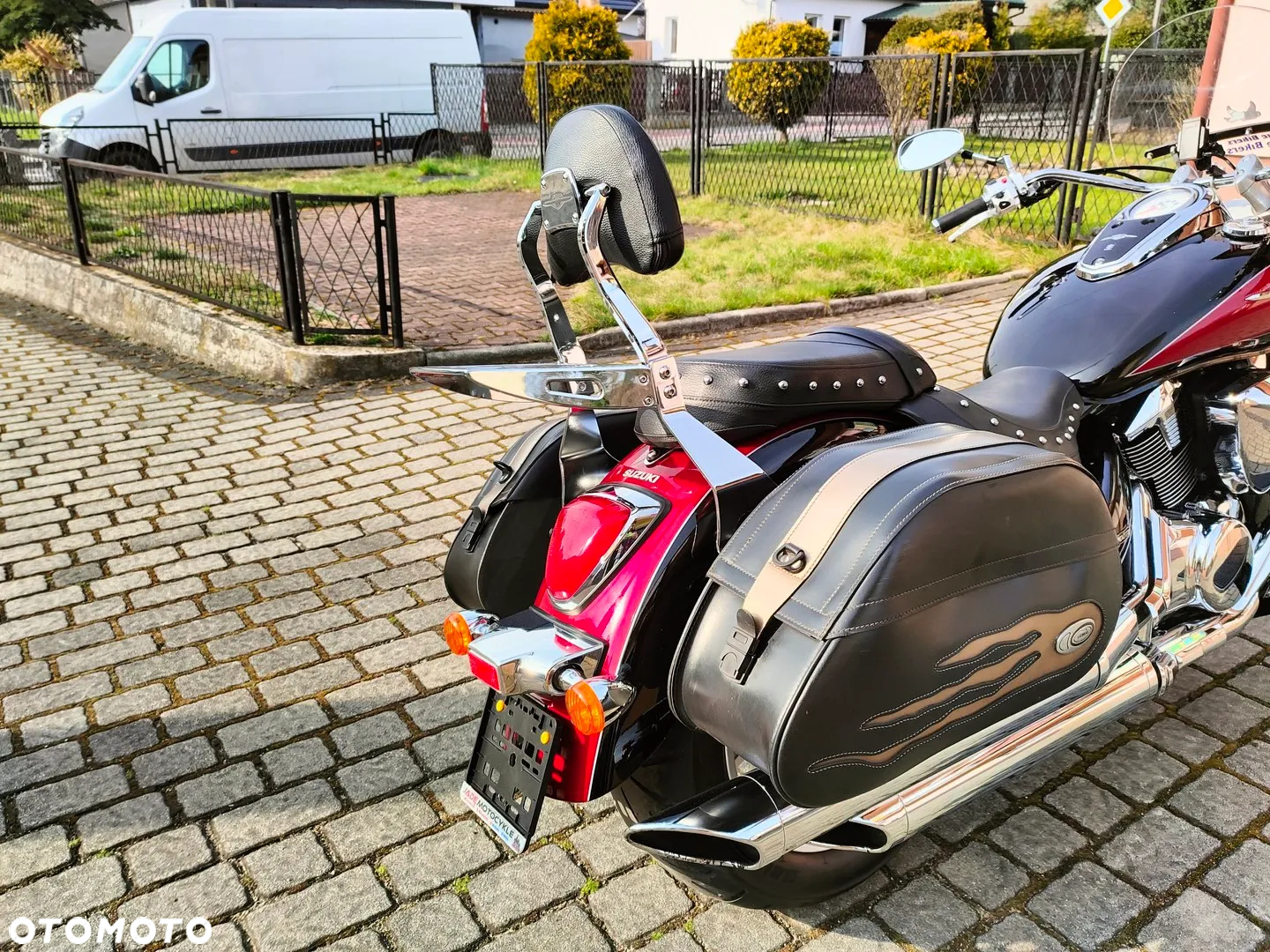 Suzuki Intruder - 8