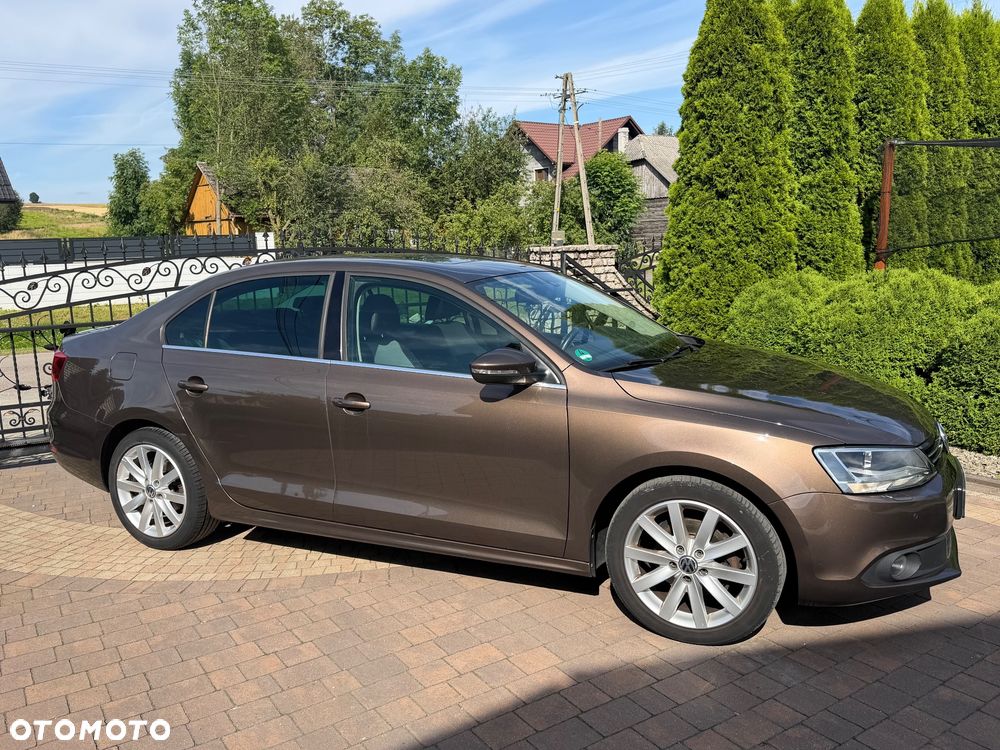Volkswagen Jetta 1.6 TDI DSG Highline - 3